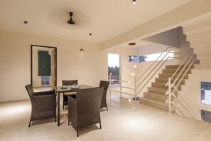 Huvila (4 Bedrooms) | Sisätilat
