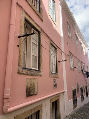 Exterior detail - Charmant pied à terre/ Rossio (Lisboa)