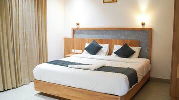 2 bedrooms, iron/ironing board, bed sheets