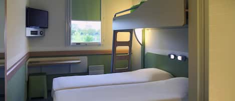 Triple Room, Multiple Beds