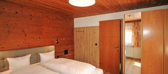 Agréable appartement pour 4 personnes avec WIFI, TV, terrasse et animaux admis