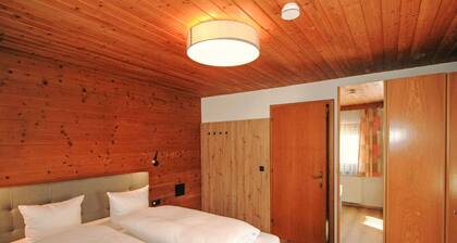 Cosy apartment for 4 guests with WIFI, TV, terrace and pets allowed