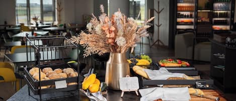 Desayuno buffet (HUF 4400 por persona)