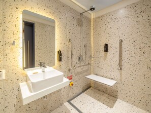 Standard Room, 1 Katil Kelamin (Double) | Peralatan tempat tidur hipoalergenik, peti besi dalam bilik, meja 