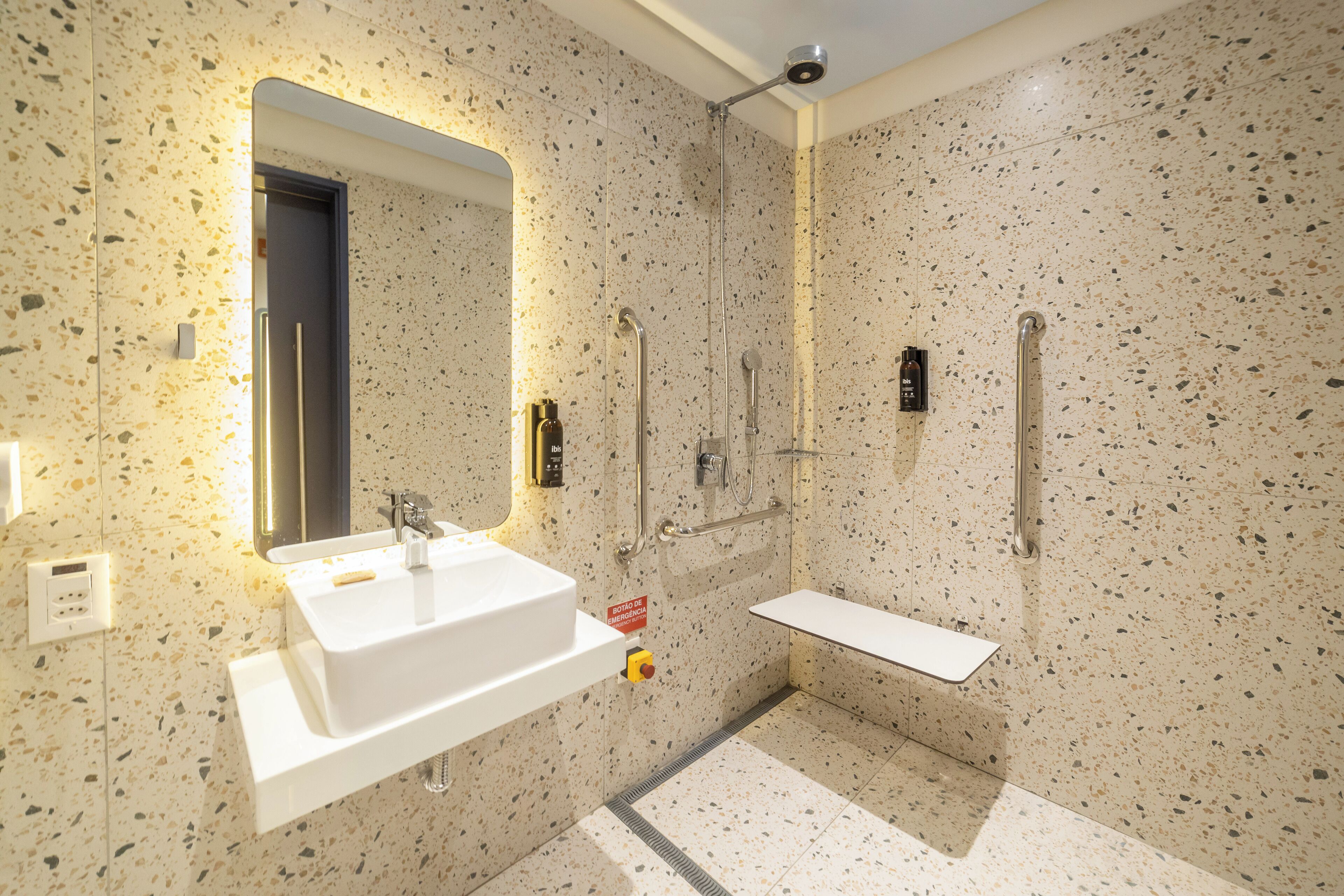 Photo - Ibis Styles Fortaleza Giga Mall