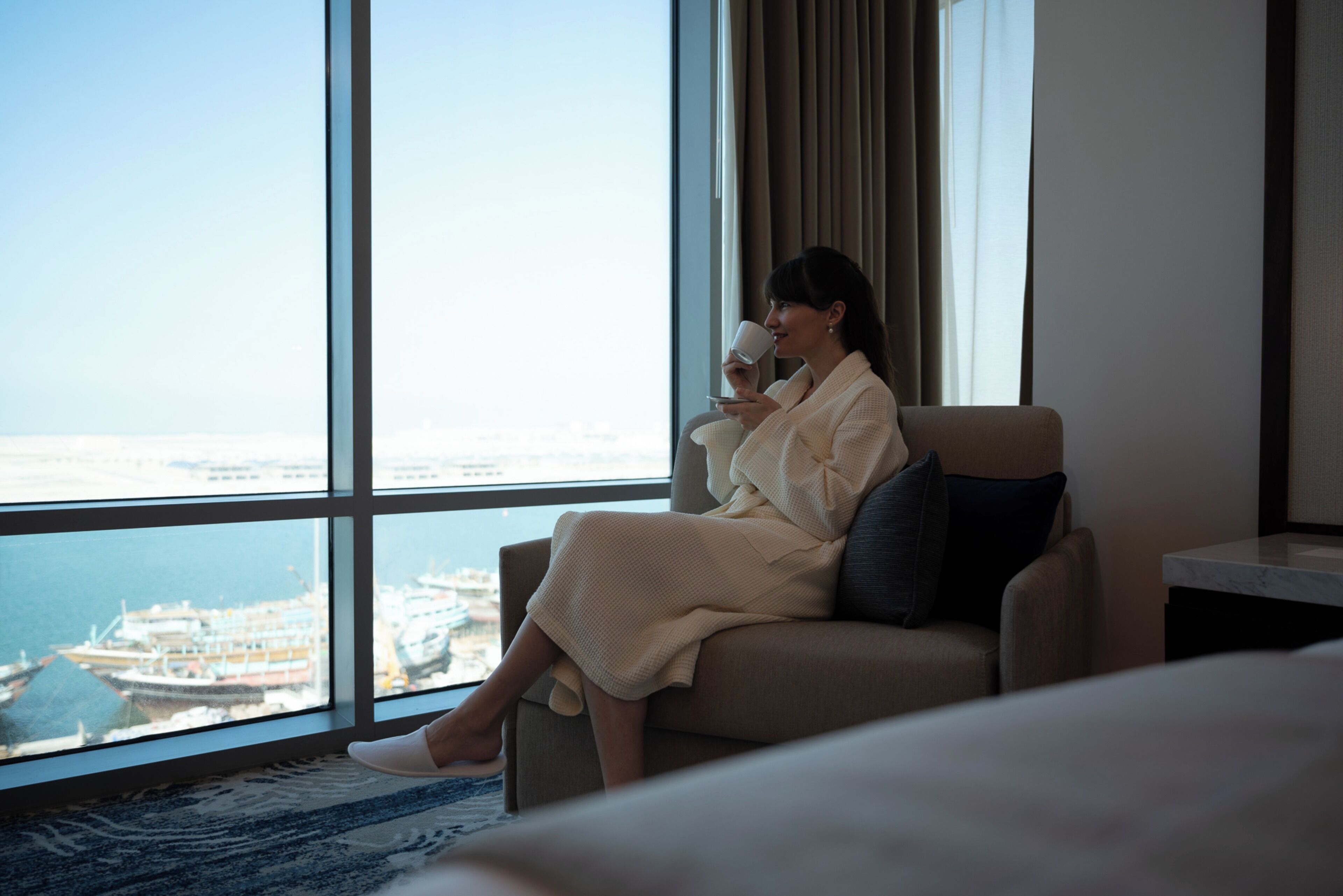 Executive Room, 1 King Bed, Ocean View | Minibar, in-room safe, desk, laptop workspace