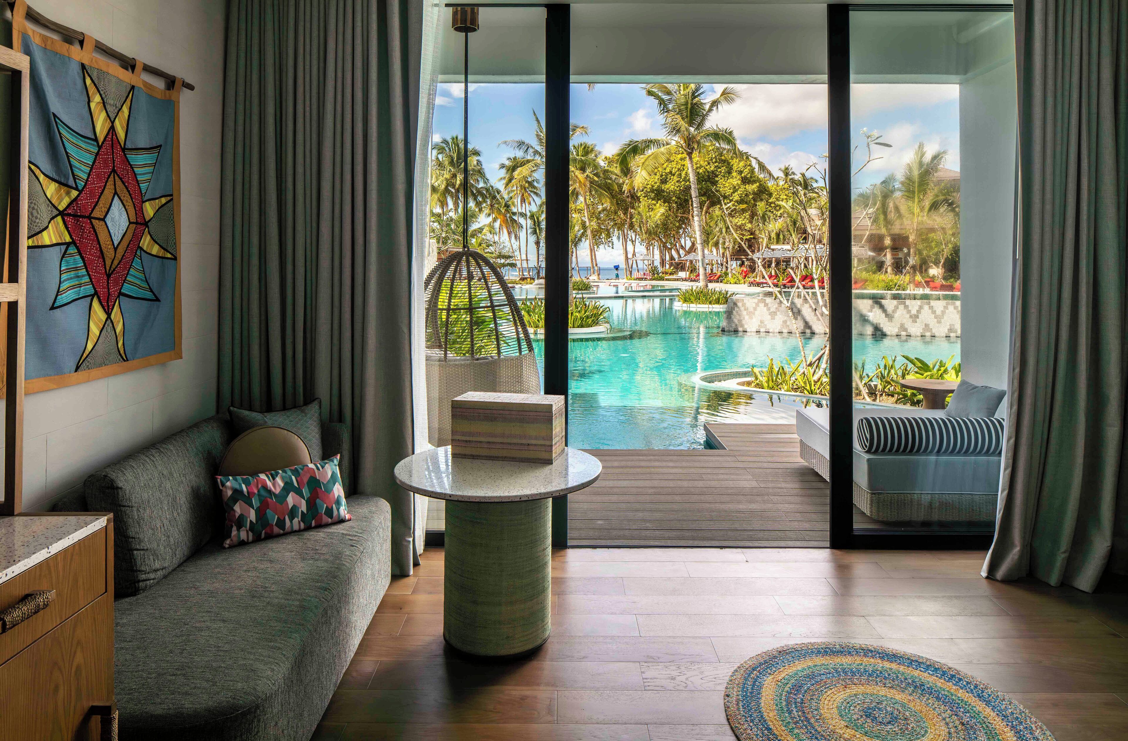 Chambre Deluxe, 1 très grand lit, accès piscine, vue mer | Minibar, coffres-forts dans les chambres, rideaux occultants