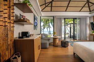 Minibar, caja de seguridad en la habitación y cortinas blackout 