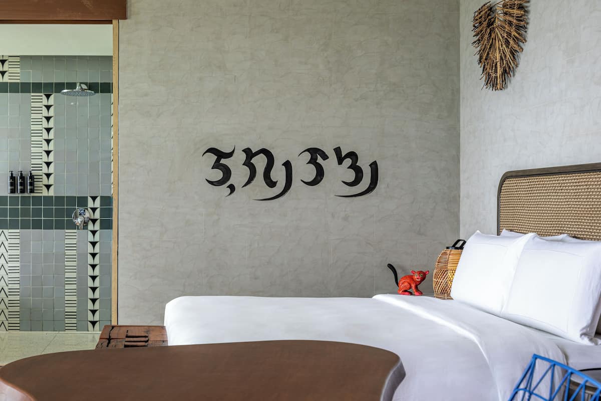 Minibar, caja de seguridad en la habitación y cortinas blackout