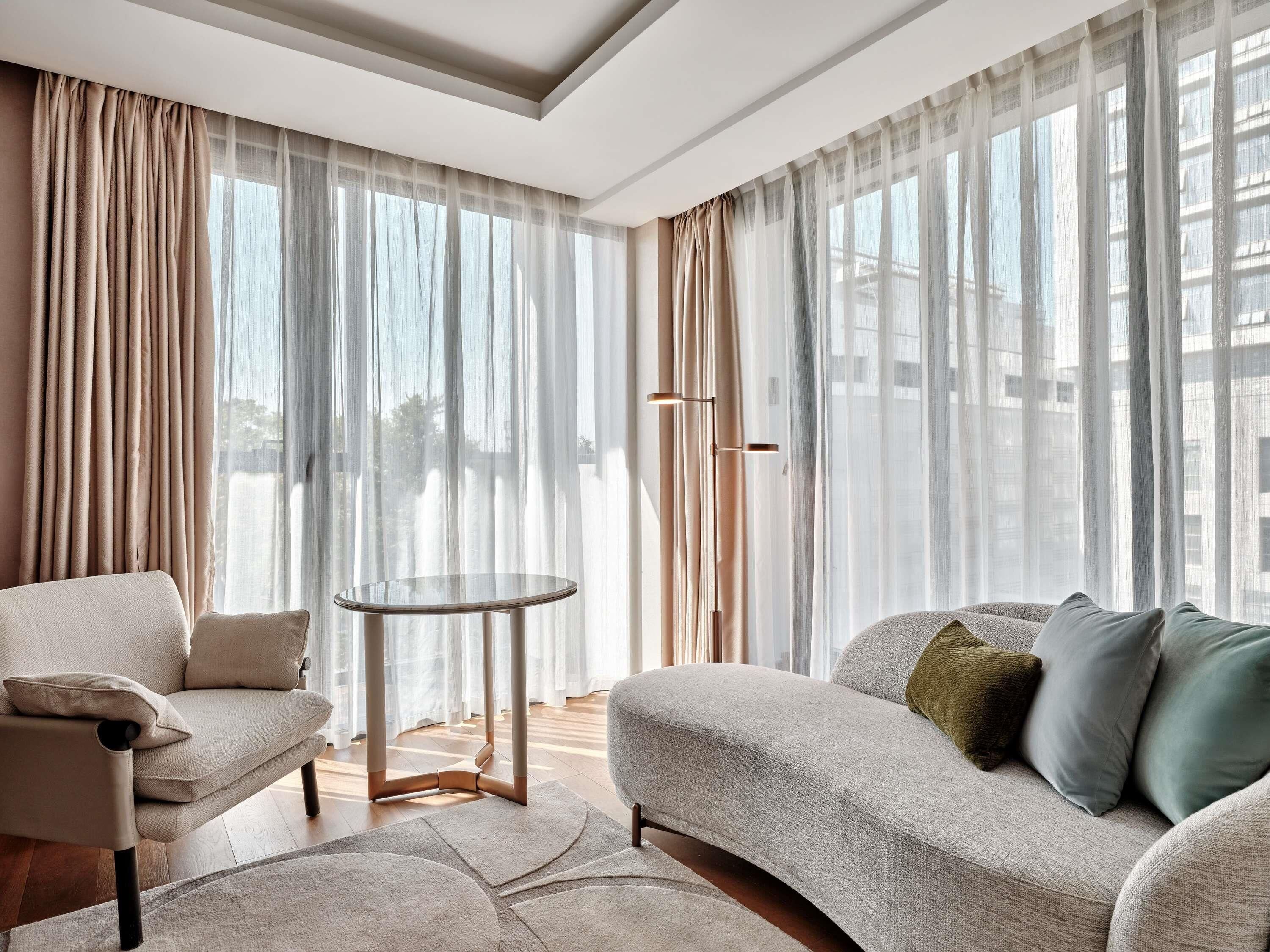 高級寝具、羽毛の掛け布団、低反発ベッド、セーフティボックス (室内)