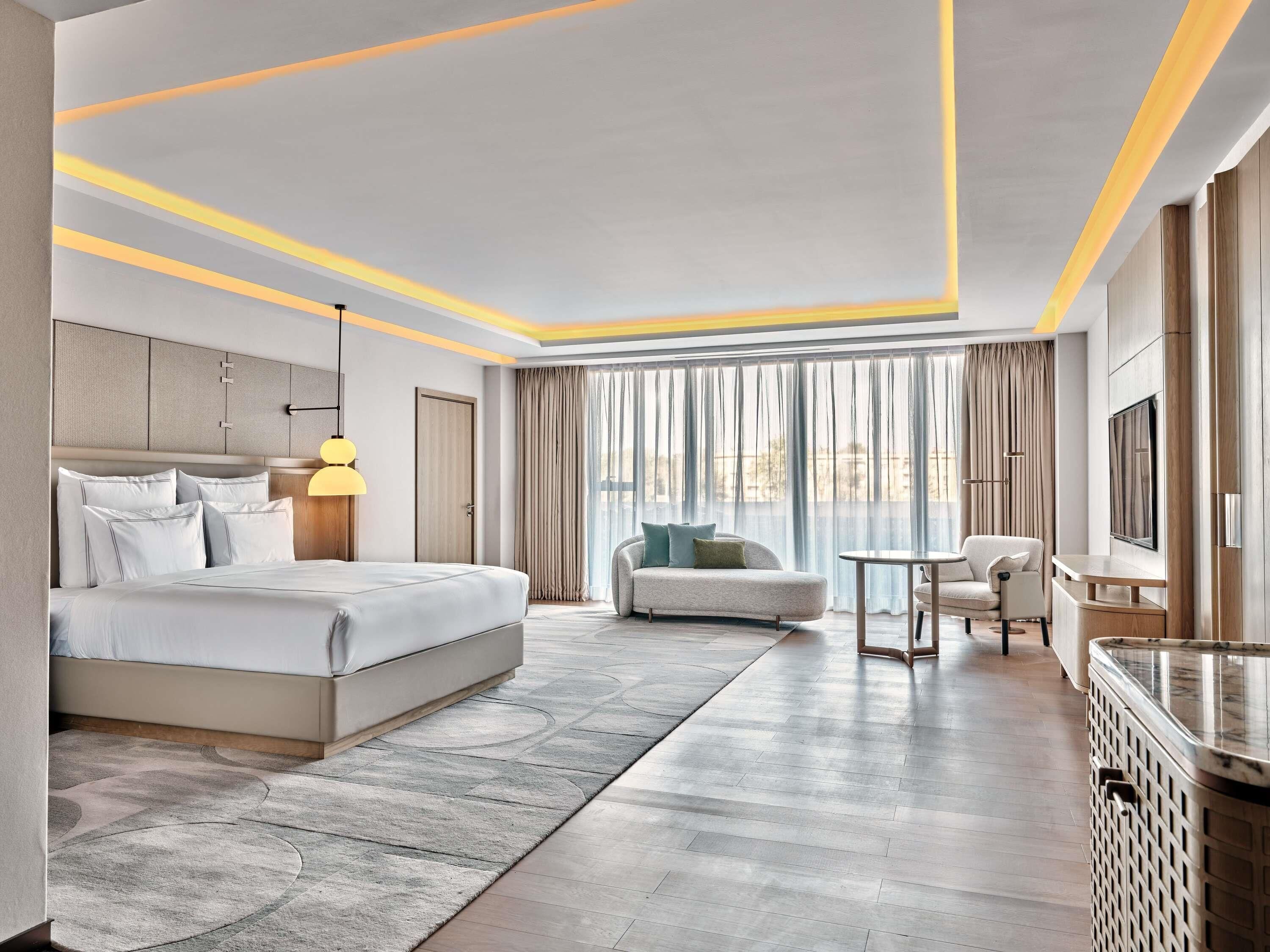 Quarto, 1 cama King (Swiss Advantage) | Roupas de cama premium, edredons de pluma