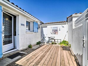 Exterior - Beautiful  villa for 2 guests with WIFI, TV and terrace (La Cotinière)