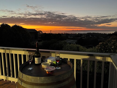 Seaview Retreat. No pets allowed