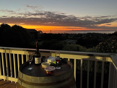 Seaview Retreat. No pets allowed