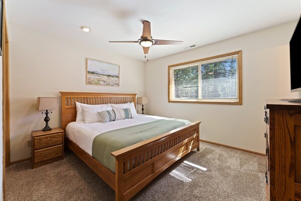 4 bedrooms, free WiFi, bed sheets