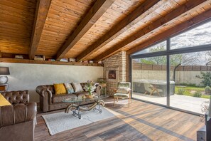 Family House, 2 Bedrooms (Villa Capadinka with Whirlpool) | Living area