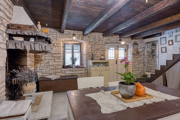 Casa familiar, 2 dormitoris (Villa Capadinka with Whirlpool) | Menjador