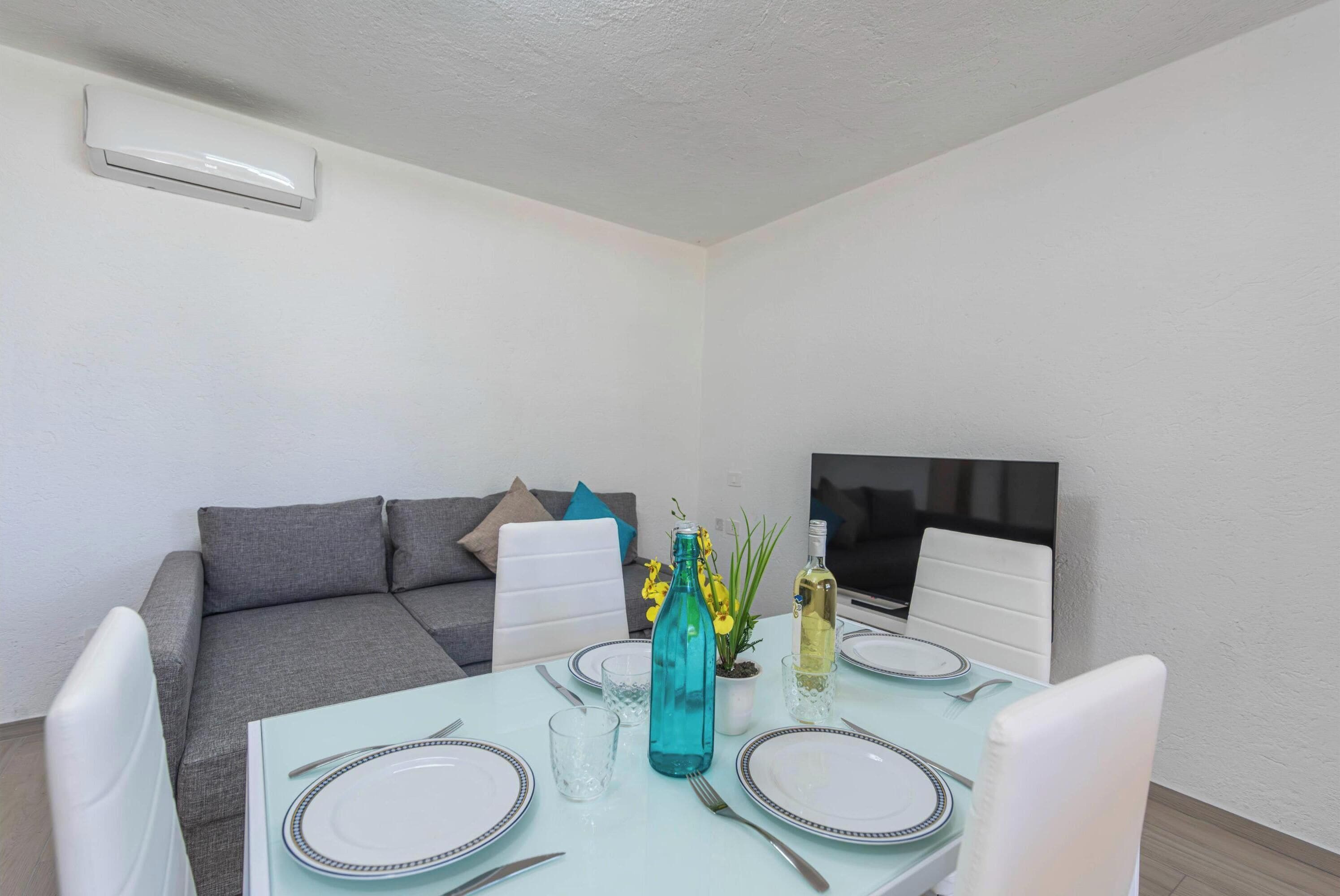 Family Apartment, Multiple Bedrooms (Marco’s Home) | Interior