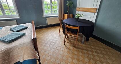 Chambre d'hÎte maison au calme, campagne (comité d'accueil : 2 chÚvres naines)