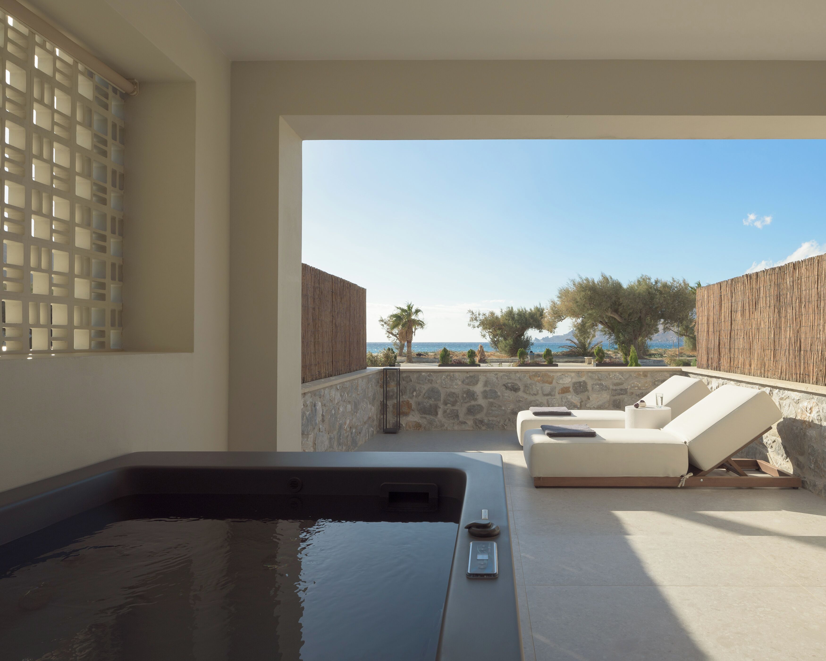 Junior Suite with Hot Tub | Terrass/Patio