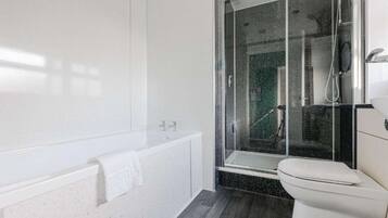 Shower, towels
