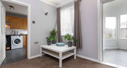 Park Green - Spacious 3 Bedroom House