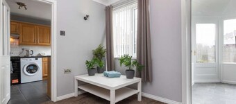 Park Green - Spacious 3 Bedroom House