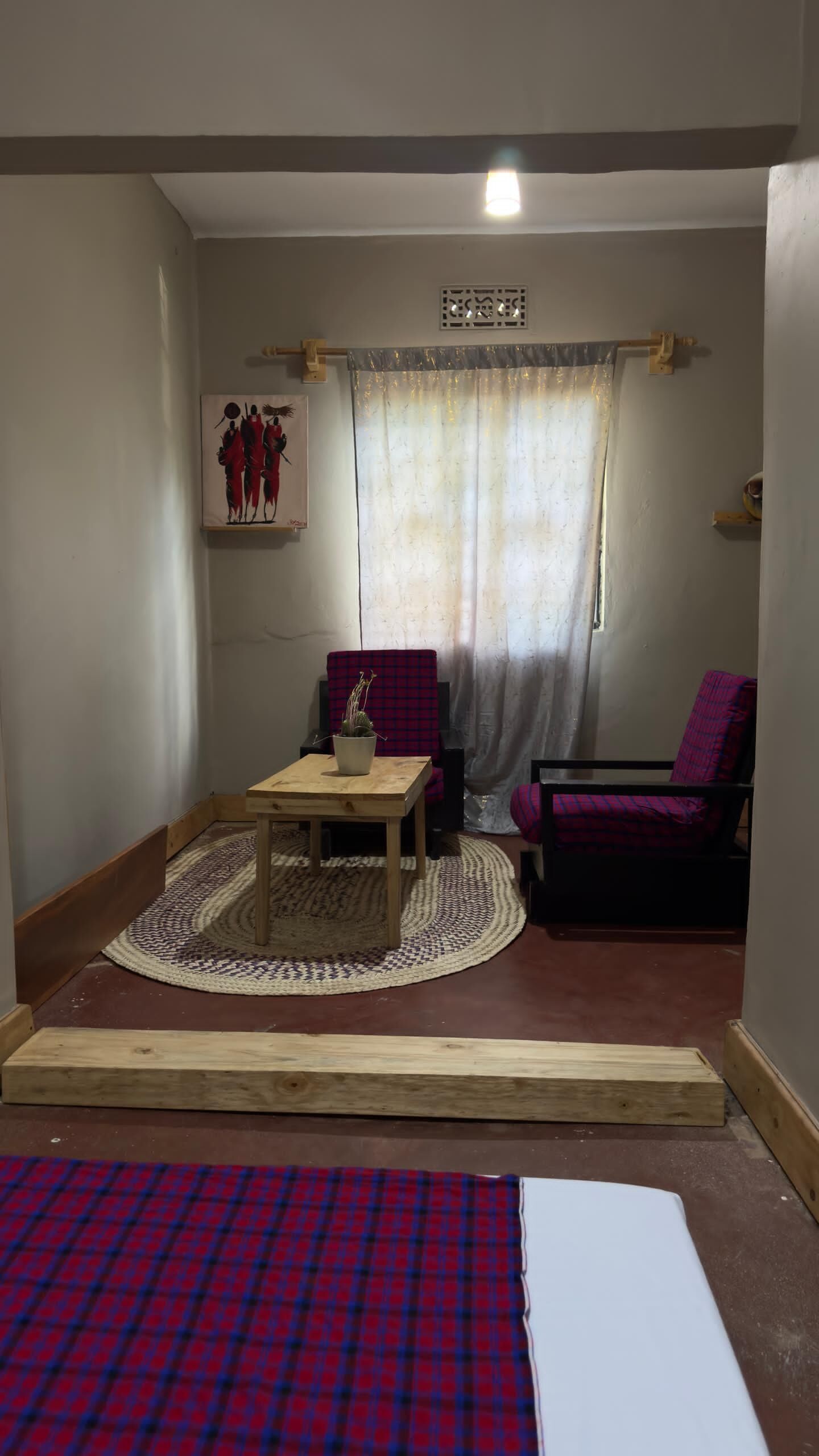 Dubbelrum - utsikt mot bergen | Värdeförvaringsskåp på rummet, skrivbord och arbetsyta för laptop