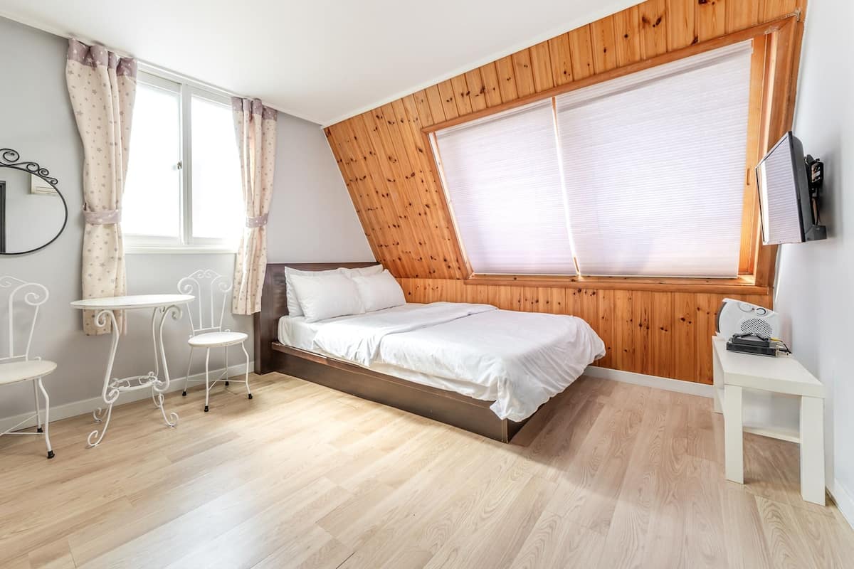 Basic Room, 1 Bedroom (SWEET ROOM 402) | 1 bedroom, free WiFi