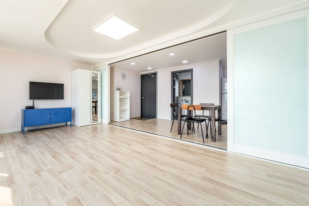 Kamar Basic, 1 kamar tidur (LUXURY ROOM 301) | 1 kamar tidur dan Wi-Fi gratis