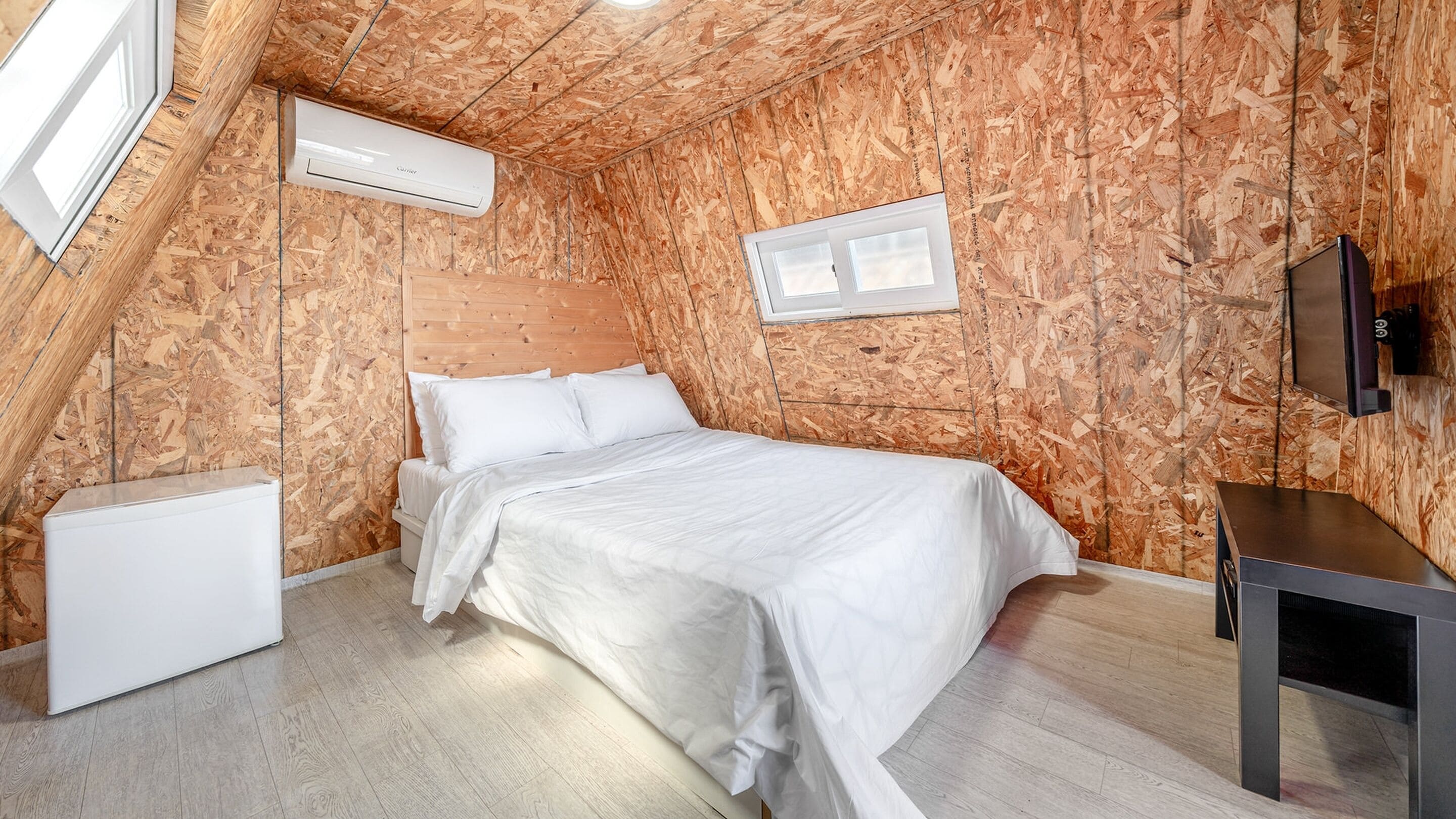 Quarto básico, 1 quarto (GLAMPING 502) | 1 quarto, Wi-Fi de cortesia