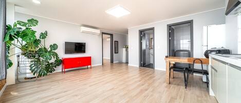 Basic Room, 1 Bedroom (LUXURY ROOM 401) | 1 bedroom, free WiFi