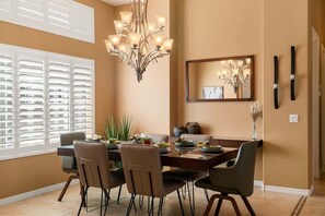 Dining - Stunning Home with Private Pool & Fire Pit on the (Cornville)