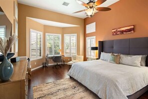 3 Schlafzimmer, Schreibtisch, Bügeleisen/Bügelbrett, Reisekinderbett