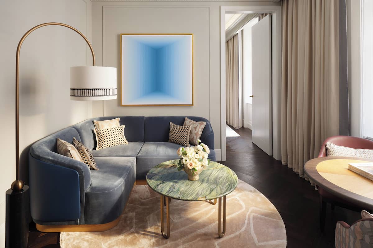 Ropa de cama de alta calidad y minibar