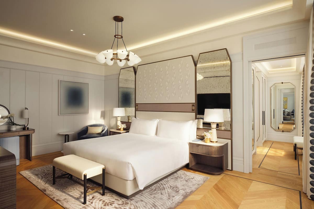 Premium bedding, minibar, in-room safe, desk