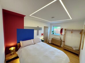 Talo | 1 makuuhuone, silitysrauta/-lauta, ilmainen Wi-Fi, vuodevaatteet