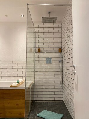 Hair dryer, towels, soap, shampoo