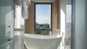 Executive Double Room, Beach View | Bathroom