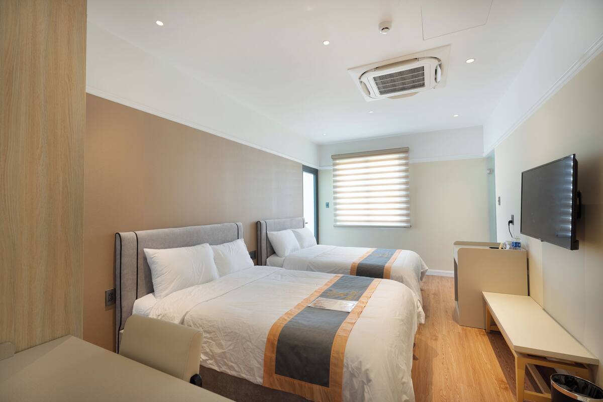 Deluxe Double Room, City View | 1 bedroom, free WiFi