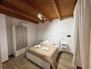 2 bedrooms, bed sheets