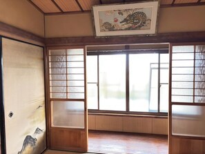 Interior - Open Sale] 130 sq.m. fully reserved for 130 sq.m. 1 station from Shin-Osaka｜ Max. 14 people (大阪市)