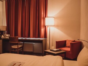 Desk, soundproofing, free WiFi - Hotel Gutshof (Herborn)