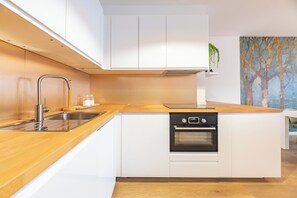 Family Apartment, Multiple Bedrooms, Mountainside (Casa Mia Menaggio) | Private kitchen | Fridge, microwave, oven, stovetop - Casa Mia Menaggio (Menaggio)