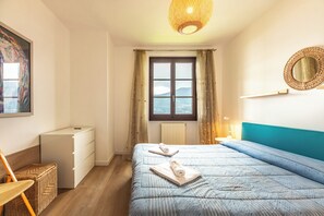 Familjelägenhet - flera sovrum - intill bergen (Casa Mia Menaggio) | 1 sovrum, arbetsyta för laptop, strykjärn/strykbräda och wi-fi