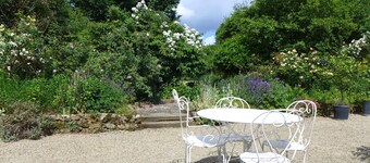 Gîte with garden in the countryside
