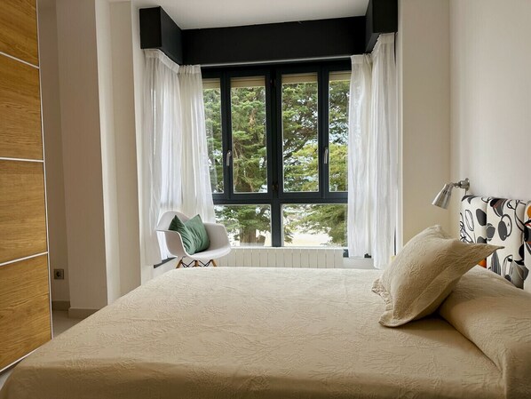 2 Schlafzimmer, Bügeleisen/Bügelbrett, Bettwäsche