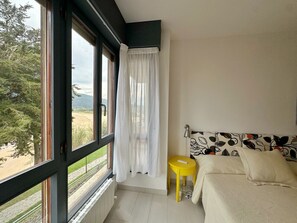 2 Schlafzimmer, Bügeleisen/Bügelbrett, Bettwäsche