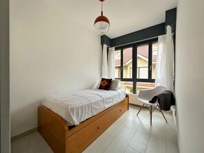 2 chambres, fer et planche Ă repasser, draps fournis