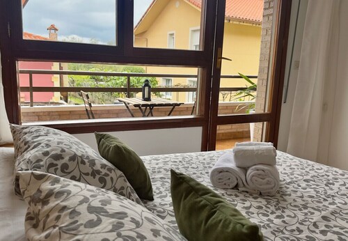 Beachfront with private garden La Galerna 17000